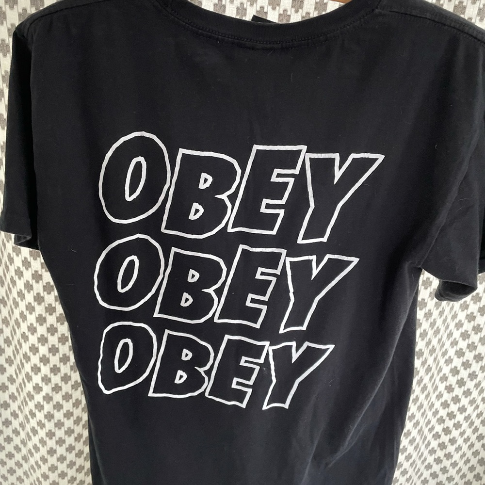 “Obey” short sleeve shirt